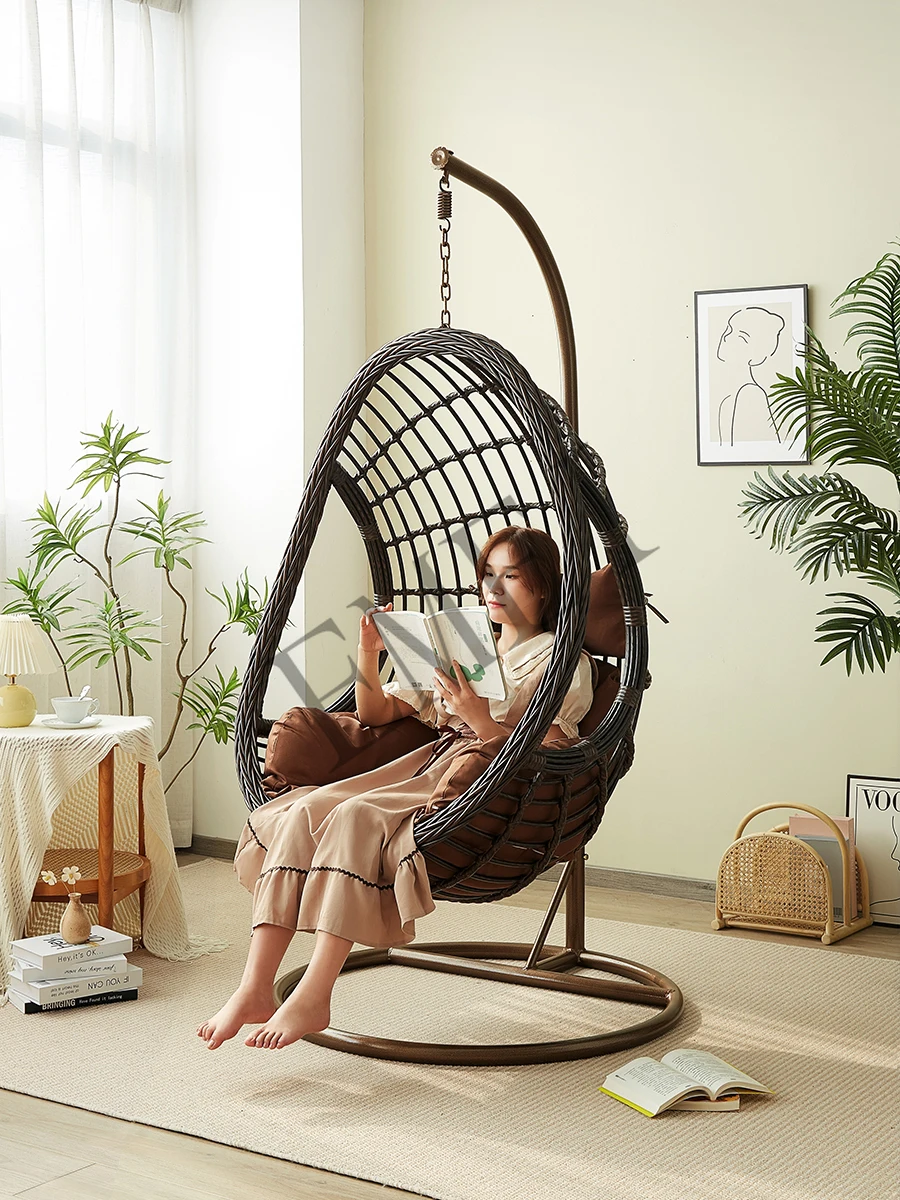 Sedia a dondolo sospesa in rat - Garden Swing Chair recensione e prezzo