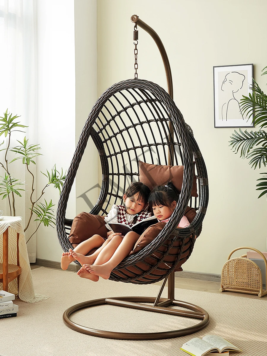 Sedia a dondolo sospesa in rat - Garden Swing Chair recensione e prezzo